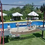 فندق Eko Na Wierzynka & Park Pinokia فيليتشكا
