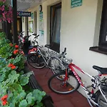 Eko Na Wierzynka & Park Pinokia فندق 3*