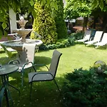 Eko Na Wierzynka & Park Pinokia فندق 3*