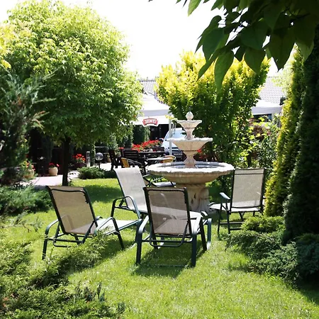 Hotel Eko Na Wierzynka & Park Pinokia 3*