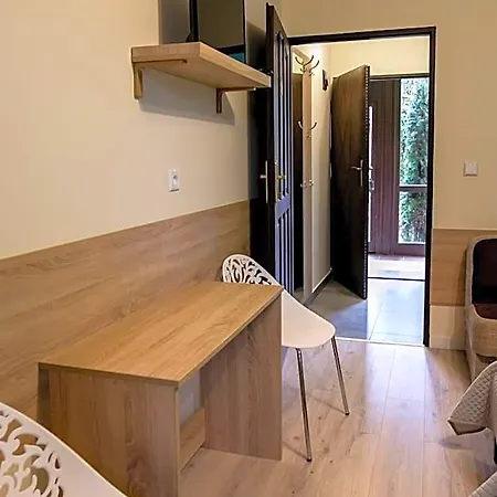 Eko Na Wierzynka & Park Pinokia فندق 3*