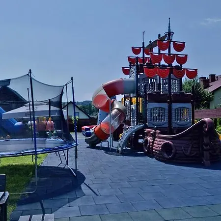 Eko Na Wierzynka & Park Pinokia Hotel 3*