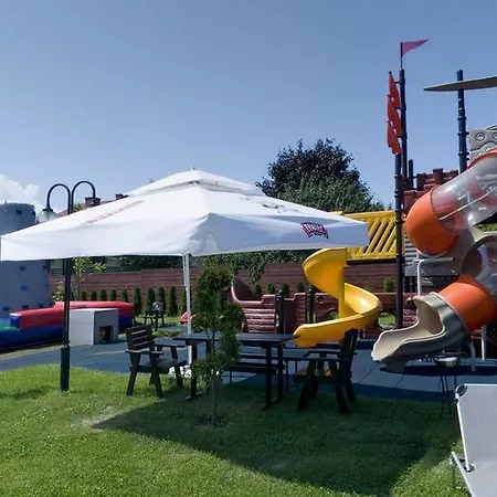 Hotel Eko Na Wierzynka & Park Pinokia 3*