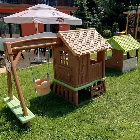 Hotel Eko Na Wierzynka & Park Pinokia 3*
