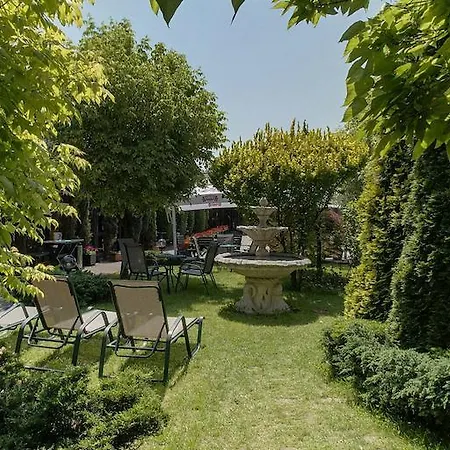 Eko Na Wierzynka & Park Pinokia Hotel