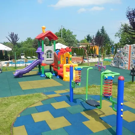 Eko Na Wierzynka & Park Pinokia 3*
