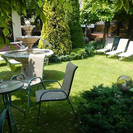 Eko Na Wierzynka & Park Pinokia Hotel 3*