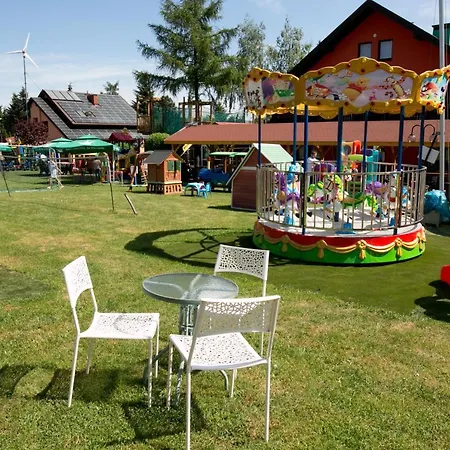 Hotel Eko Na Wierzynka & Park Pinokia 3*