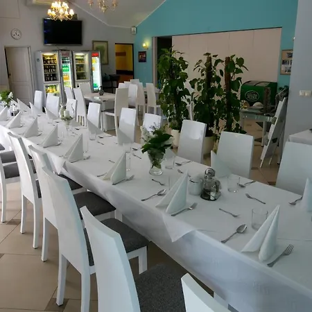 Hotel Eko Na Wierzynka & Park Pinokia 3*